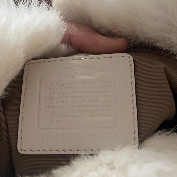 Y2k Vintage Coach rare White Quilted Rabbit Fur Trim 2005 purse - Picture 5 of 6